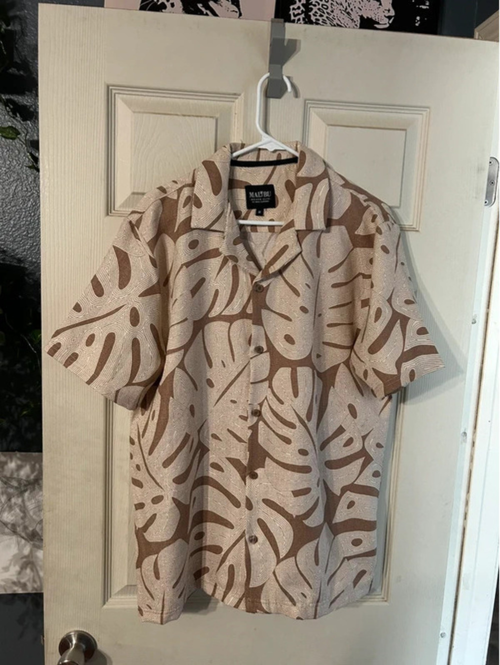 malibu beach club abstract button up size m